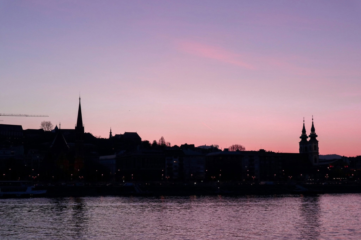 JEGYZET EGY BÚCSÚHOZ