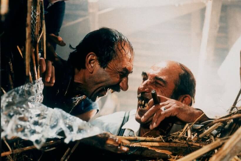 ROMÁK AZ „ELÁTKOZOTT HÁZBAN”