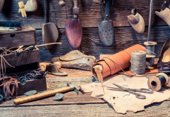 KEDÉLY ÉS SORS, AVAGY KÉSEI SIRATÓ