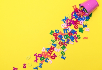 NEM TELJES A SZÉTHULLÁS