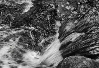 AZ OLDÓSZERTŐL A SZENTELTVÍZIG