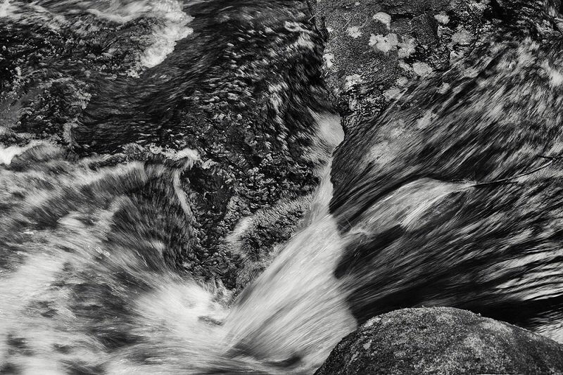 AZ OLDÓSZERTŐL A SZENTELTVÍZIG