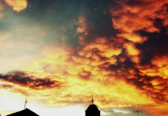 NYÚJTÓZÁS A FELHŐTAKARÓIG