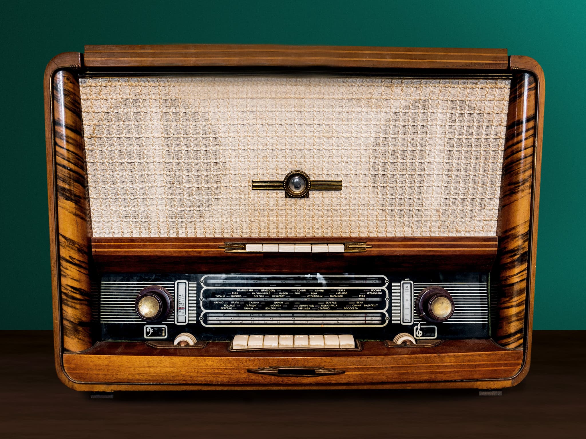 vecteezy vintage old radio 7485056 10